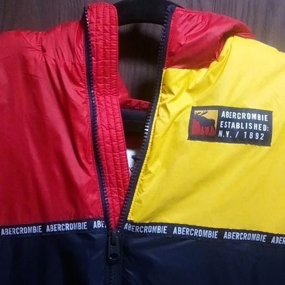 LIKE NEW Abercrombie Kids 90s Inspired Fleece Lined Windbreaker - Picture 2 of 9